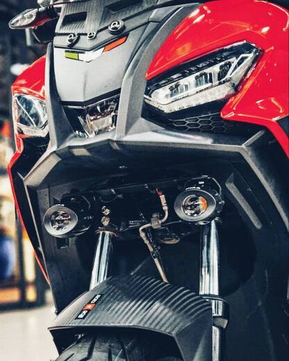APRILIA SR GT PIAA 輔助燈實裝案例 C041