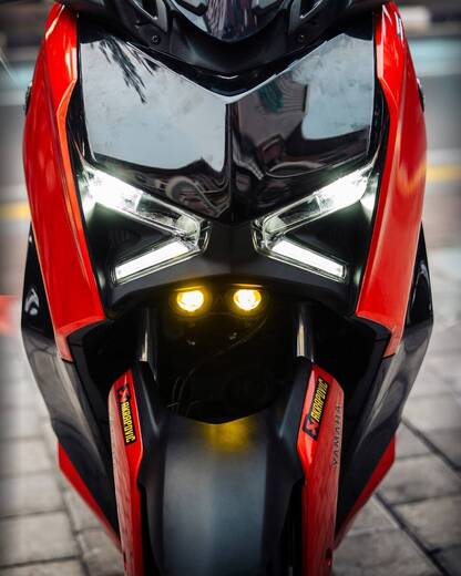 YAMAHA XMAX PIAA 輔助燈實裝案例 C085